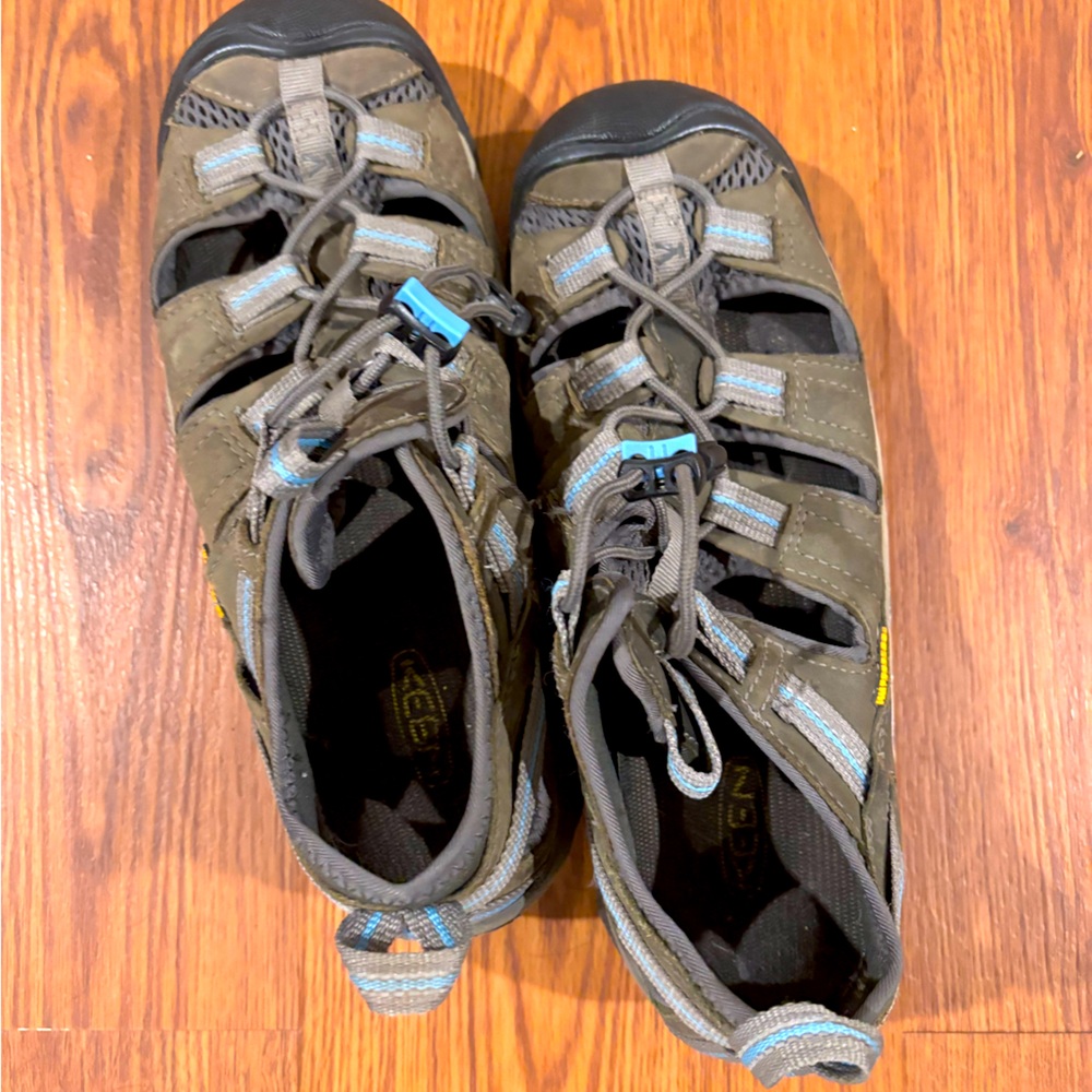 Keen Women’s Hiking Sandals size 8